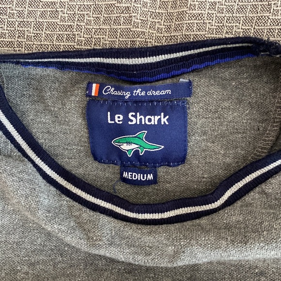 Le Shark brand grey&blue t-shirt!! - Picture 3 of 4